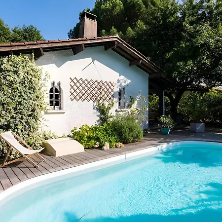 Holiday home Maison Familiale Avec Piscine Au Cap Ferret Chaleureux 5 Ideal Pour Familles Avec Enfants Proche Plages Pistes Cyclables Et Foret Calme Confort Et Nature Pour Des Inoubliables Proche Arcachon